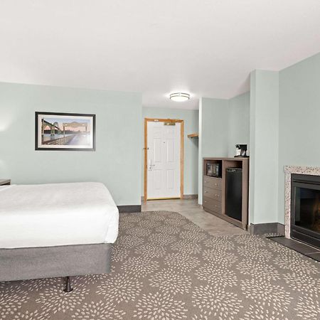 Отель La Quinta By Wyndham Ньюпорт Экстерьер фото